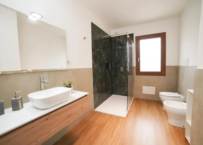 Casa Rosy بيت للعطل أولبيا